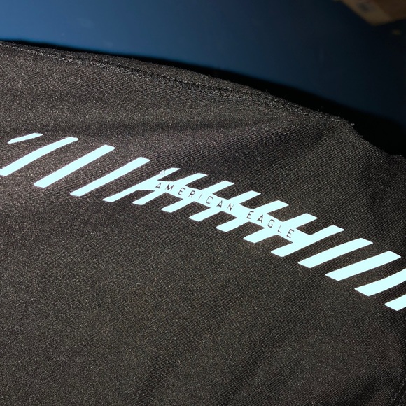 AMERICAN EAGLE / 360 degree flex T-shirt - Picture 4 of 4